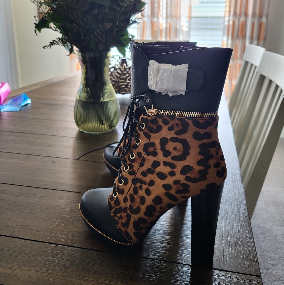 Leopard Booties - Picture 5 of 6